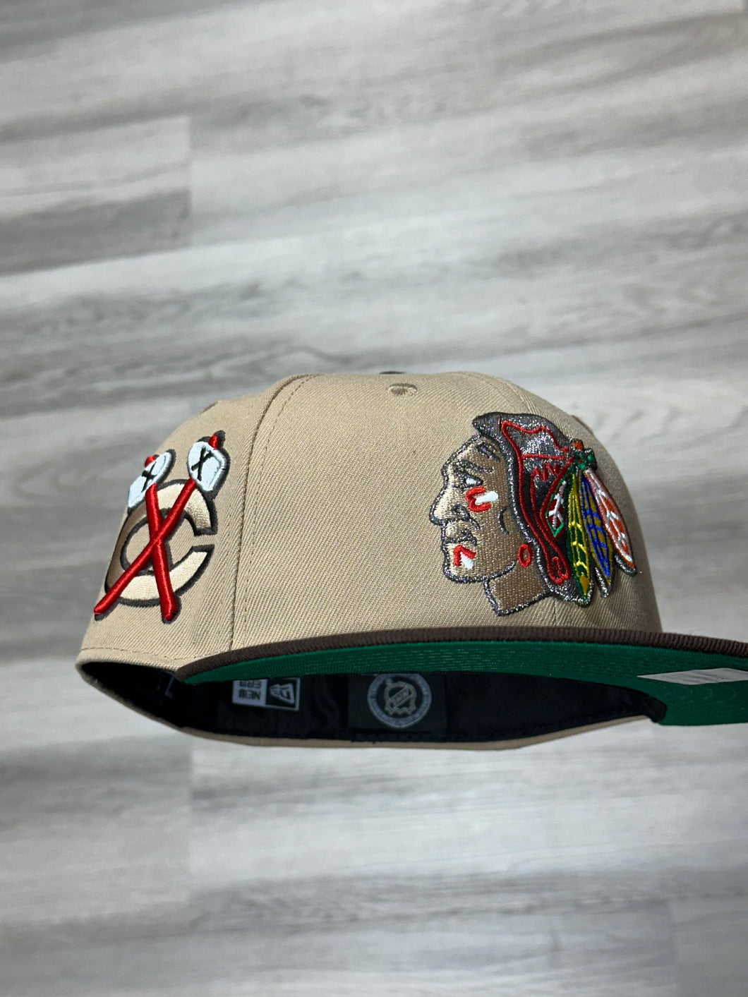 [RAW PACK] 59Fifty NHL Chicago Blackhawks 2T Camel/Burntwood - Green UV