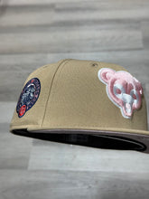 Load image into Gallery viewer, [CAMEL CUBS] 59Fifty Chicago Cubs Wrigley Ivy Patch Camel - Pink UV
