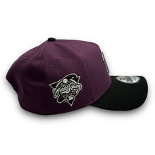 Load image into Gallery viewer, 9Forty A-Frame New York Yankees 2000 World Series 2-Tone Snapback  Plum/Black - Grey UV

