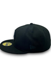 Load image into Gallery viewer, 59Fifty Liga MX Club America Black on Black - Grey UV
