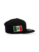 Load image into Gallery viewer, 9Fifty Snapback Mexico World Baseball Classic w/Flag Black - Grey UV
