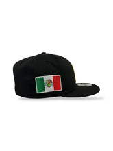 Load image into Gallery viewer, 9Fifty Snapback Mexico World Baseball Classic w/Flag Black/Gold - Red UV
