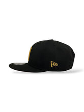 Load image into Gallery viewer, 9Fifty Snapback Mexico World Baseball Classic w/Flag Black/Gold - Red UV

