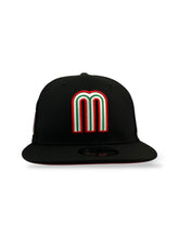 Load image into Gallery viewer, 9Fifty Snapback Mexico World Baseball Classic w/Flag Black/OTC- Red UV
