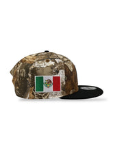 Load image into Gallery viewer, 9Fifty Snapback Mexico World Baseball Classic w/Flag Real Tree Edge/Black - Green UV
