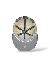 Load image into Gallery viewer, [VISITANTE] - 59FIFTY MLS CHICAGO FIRE 2-TONE CHROME/NAVY - GREY UV
