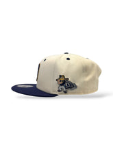 Load image into Gallery viewer, 9Fifty Snapback Milwaukee Brewers &quot;Bernie Brewer&quot; Pin 2-Tone - Gray UV
