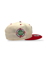 Load image into Gallery viewer, 9Fifty Snapback Philadelphia Phillies &quot;Phillie Phanatic&quot; Pin 2-Tone - Gray UV
