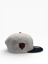Load image into Gallery viewer, 9Fifty Chicago Bears Retro Helmet 2T Optic White/Navy - Grey UV
