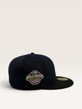 Load image into Gallery viewer, 59Fifty New York Yankees 2001 World Series - Grey UV

