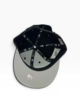 Load image into Gallery viewer, 9Fifty MLB Chicago White Sox Script 95th Anniversary Black Snapback - Grey UV
