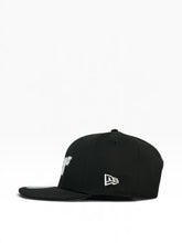 Load image into Gallery viewer, 9Fifty MLB Chicago White Sox Script 95th Anniversary Black Snapback - Grey UV
