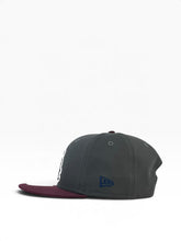 Load image into Gallery viewer, 9Fifty MLB Chicago White Sox 2005 World Series Champs 2T Dark Grey/Maroon Snapback - Grey UV
