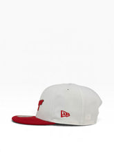 Load image into Gallery viewer, 9Fifty MLB Chicago White Sox Script 95th Anniversary 2T Wht/Red Snapback - Grey UV
