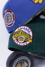 Load image into Gallery viewer, 59Fifty NHL Chicago Blackhawks &quot;Chicago Stadium&quot; 2-Tone Dark Green/Woodland Camo - Green UV
