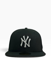 Load image into Gallery viewer, 59Fifty New Era Rhinestone New York Yankees Black - Grey UV
