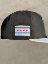 Load image into Gallery viewer, [IRIS CITY BULLS] 59Fifty Chicago Bulls 2T Black/Stone - Grey UV
