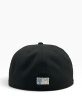 Load image into Gallery viewer, [Sox Icy] 59Fifty Chicago White Sox 95th Anniversary Black - Sky Blue UV
