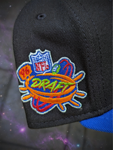 Load image into Gallery viewer, [MONSTARS BEARS] 59Fifty Chicago Bears "Monsters of the Midway" 2-Tone Black/Royal - Sky Blue UV
