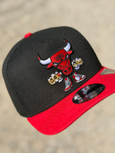 Load image into Gallery viewer, 9Fifty A-Frame Snapback Chicago Bulls [CARTOON] Black/Black - Grey UV
