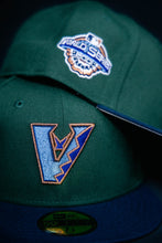 Load image into Gallery viewer, 59Fifty Arizona Diamondbacks 2001 World Series 2-Tone Green/Navy - Gray UV
