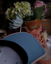 Load image into Gallery viewer, [AGED WELL] 59Fifty Chicago White Sox 2005 WS Stone/Pink Rogue - Icy Blue UV
