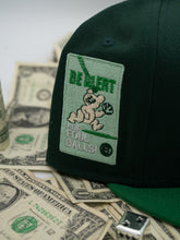 Load image into Gallery viewer, [CASH CUBS] 59Fifty Chicago Cubs Be Alert Dark Green/Kelly Green - Grey UV
