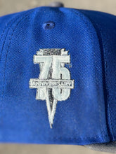 Load image into Gallery viewer, [CARA BLANCA BLACKHAWKS] 59Fifty Chicago Blackhawks 75TH Anniversary 2T Royal/Graphite - Grey UV
