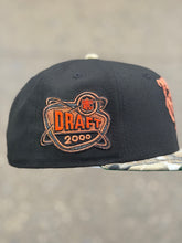 Load image into Gallery viewer, [RTE BEARS] 59Fifty Chicago Bears 2000 Draft 2T Black/Real Tree Edge - Green UV

