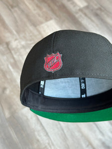 [SCRIPT] 59Fifty NHL Chicago Blackhawks Winter Classic Black/Black - Green UV