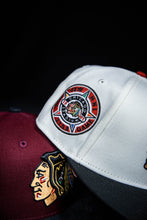 Load image into Gallery viewer, 59Fifty NHL Chicago Blackhawks 2-Tone Chrome/Black - Green UV
