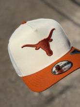 Load image into Gallery viewer, 9Fifty A-Frame Snapback Texas Longhorns Chrome/Fight Orange - Green UV
