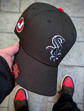Load image into Gallery viewer, [MUNE SOX] 59Fifty Chicago White Sox "Origin" Flag Black - Grey UV
