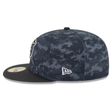 Load image into Gallery viewer, 59Fifty New Era 2026 Salute to Service Chicago Bears Fitted Hat Black - Black UV
