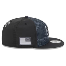 Load image into Gallery viewer, 9Fifty Snapback New Era Salute to Service Chicago Bears Black - Black Camo UV
