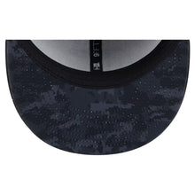 Load image into Gallery viewer, 9Fifty Snapback New Era Salute to Service Chicago Bears Black - Black Camo UV
