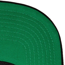 Load image into Gallery viewer, Mitchell &amp; Ness Original Fit Chicago Blackhawks Pop Panel Snapback Hat - Green UV
