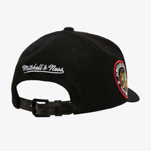 Load image into Gallery viewer, Mitchell &amp; Ness Pro Pinch Fit Chicago Blackhawks NHL Kicking Wool Strapback Hat - Green UV
