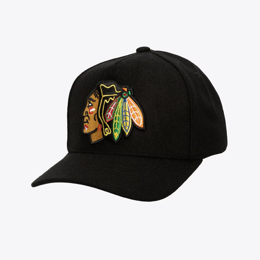 Mitchell & Ness Pro Pinch Fit Chicago Blackhawks NHL Kicking Wool Strapback Hat - Green UV