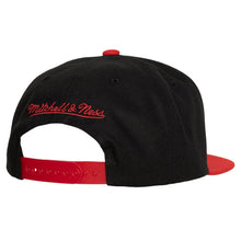 Load image into Gallery viewer, Mitchell &amp; Ness Original Fit Chicago Blackhawks Team 2 Tone Snapback Hat - Green UV
