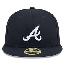 Load image into Gallery viewer, 59Fifty Atlanta Braves Navy 2025 Hall of Fame Fitted Hat - Green UV
