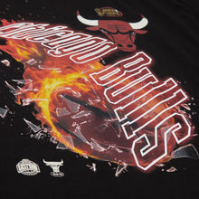 Load image into Gallery viewer, Men&#39;s Mitchell &amp; Ness Chicago Bulls Black Blaze T-Shirt
