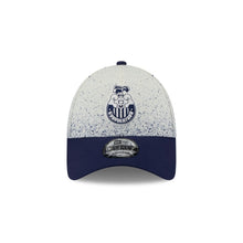 Load image into Gallery viewer, Liga MX 9Forty Adjustable Snapback Chivas De Guadalajara Splatter 2T White/Navy - Navy UV
