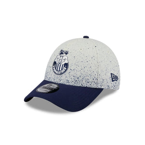 Liga MX 9Forty Adjustable Snapback Chivas De Guadalajara Splatter 2T White/Navy - Navy UV