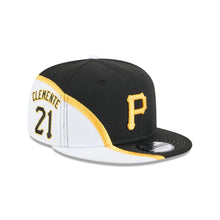 Load image into Gallery viewer, 9Fifty Snapback Pittsburgh Pirates Roberto Clemente Black/White - Gray UV
