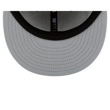 Load image into Gallery viewer, 59Fifty New Era Chicago Cubs MLB Basic Black on Black - Grey UV
