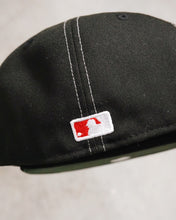 Load image into Gallery viewer, [GC2] 59FIFTY CHICAGO CUBS BE ALERT BLACK - CILANTRO GREEN UV
