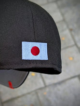 Load image into Gallery viewer, [MUNE SOX] 59Fifty Chicago White Sox "Origin" Flag Black - Grey UV

