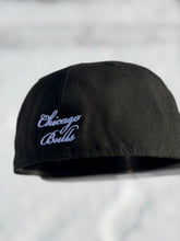 Load image into Gallery viewer, [CATW BULLS] 59Fifty Chicago Bulls "Chicago Against The World" OTC Black - Grey UV
