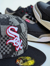 Load image into Gallery viewer, [Black Denim White Sox] 59Fifty Chicago White Sox Black/Gray - Gray UV

